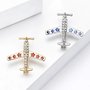 Broche Avion en Alliage Créatif Strass Étoile à Cinq Branches Vintage Mode Avion Épingle Pour Hommes Femmes Bijoux