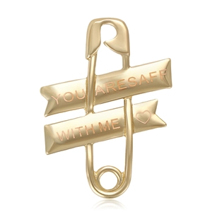 Creative Alloy Safety Pin Brooch Engraved You Are Safe With Me Heart Shaped Clothing Pins For Women Men Fashion Jewelry