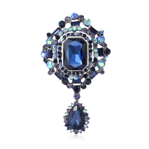 Vintage Palace Style Alloy Rhinestone Brooch Emerald Cut Large Pendant For Women Luxurious Suit Corsage Dress Jewelry Gift