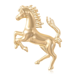 Spilla a forma di cavallo al galoppo in metallo dorato lucido con finitura a specchio