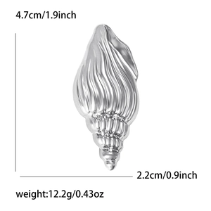 Detailed measurement of silver seashell brooch with dimensions 4.7cm height and 2.2cm width