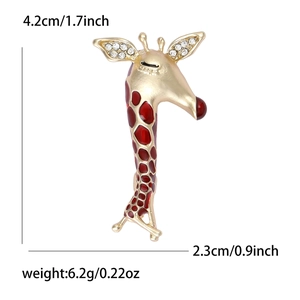 Kreative Giraffen-Brosche aus Goldlegierung mit rotbraunem Emaille und Strasssteinen