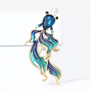Elegant Enamel Goldfish Animal Brooch Pin For Women Alloy Rhinestone Imitation Artificial Pearl Inlaid Daily Clothing Accessory Gift