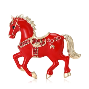Exquisite red enamel horse brooch with rhinestones and gold plating for classic suits