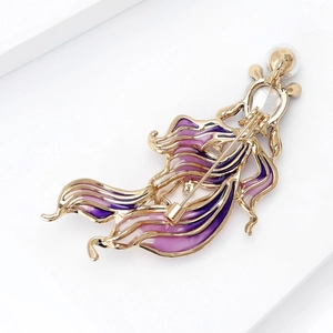 Detailed back view showing the gold pin clasp and high-quality welding of goldfish brooch