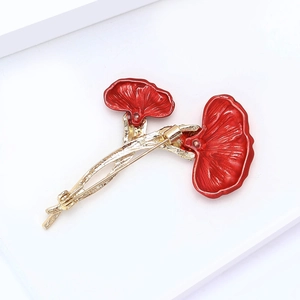 Eleganter Emaille Nelken Blumen Brosche Pin mit glitzernden Diamanten für Damen Kleidung
