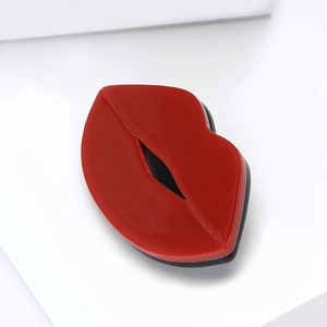 Broche Lèvres Rouges pour Femmes Créative en Alliage Strass Pin's de Revers Bijoux de Mode Décoration de Chemise et Costume