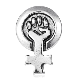 Broche féministe vintage en argent avec symbole de Vénus et motif de poing fermé puissant
