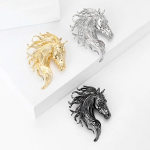 Mode Pferdekopf Brosche Pins Für Damen Legierung Metall Gold Silber Gun Black Tier Reversnadel Anzug Mantel Kleid Zubehör