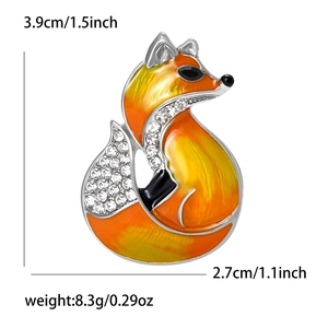 Süße Fuchsbrosche mit orangefarbenem Emaille und funkelnden Steinen für elegante Anzüge