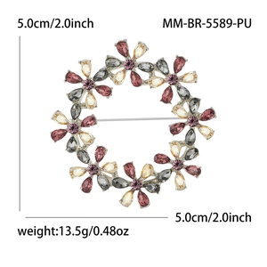 Detailansicht der 5,0 cm Strass-Kranz-Brosche mit Größen- und Gewichtsangaben