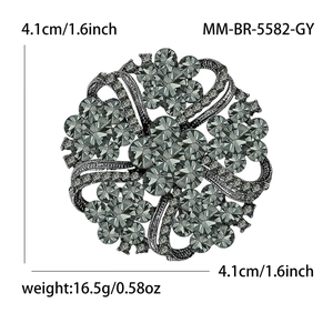 Detail view of dark grey rhinestone floral brooch with size 4.1cm and weight 16.5g data