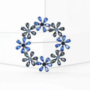 Eleganter Kranz-Brosche mit blauen und grauen Kristallen für Damenbekleidung und Accessoires