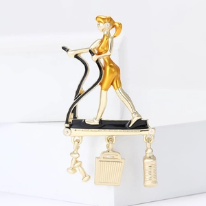 Creative Fitness Running Woman Brooch Zinc Alloy Enamel Pin With Dumbbell Water Bottle Charms Vintage Jewelry Accessory