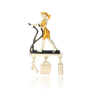 Broche Créative Fille de Fitness Avec Pendentifs Mobiles Haltère Bouteille D'Eau Émail Alliage Thème Sportif Broche Pour Femme Bijoux