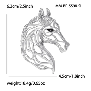 Spilla a testa di cavallo argento con dimensioni di 6,3 cm di altezza e 4,5 cm
