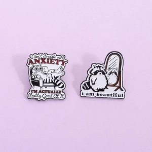 Ensemble de Broches en Émail Créatif Raton Laveur Chat en Alliage de Zinc Avec Citations Humoristiques pour Sac à Dos Vêtements Bijoux