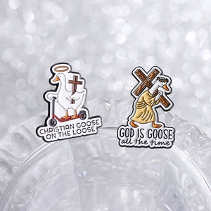 Lot de pins en émail oiseau chrétien rigolo avec croix et auréole pour vêtements