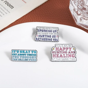 Dreiteiliges Set Motivations-Emaille-Pins mit Heilungssprüchen und Herz-Dekorationen