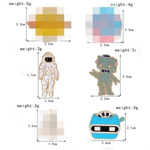 Size and weight details for cartoon astronaut, robot, and bus enamel pin set