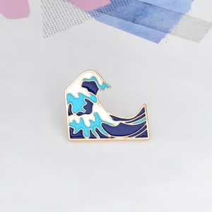 Broche en émail vague exquise en alliage d'or avec finition à l'huile bleue et blanche