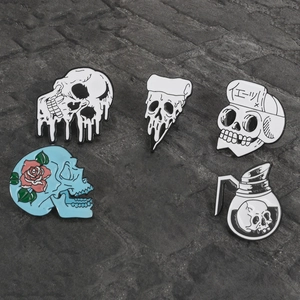 Set de 5 broches en émail punk gothique avec crânes, pizza, rose et théière
