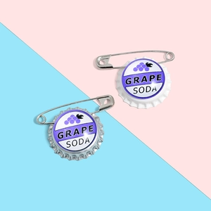 Retro Legering Emaille Flessendop Broche Pin Paarse Druivensoda Patroon Kleding Rugzak Badge Accessoire Voor Heren Vrouwen