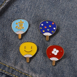 Broches en Émail Style Japonais Éventail Uchiwa Dessin Animé en Alliage Peint Badges Multicolores pour Vêtements Sacs Bijoux Femme Homme