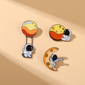 Ensemble de trois broches émaillées avec astronaute et lune pour chapeaux et accessoires