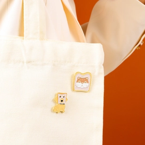 Broches mignonnes en émail chat et chien toast sur sac en toile avec bords dorés