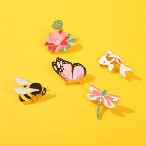 Boucles d'Oreilles Broche en Alliage Email Papillon Lotus Koi Abeille Libellule Insecte Floral Badge Laqué Épinglette pour Femmes Hommes