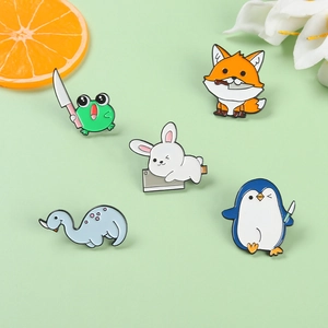 Pins Émaillés Créatifs en Forme d'Animaux de Dessin Animé Broches en Alliage de Renard Manchot Grenouille Amusantes pour Sac à Dos Vêtements Badges de Revers Bijoux Cadeau