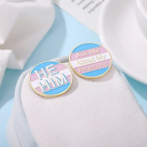 Transgender-Stolz-Anstecknadel-Set mit He Him-Text und runden Emaille-Metall-Pins