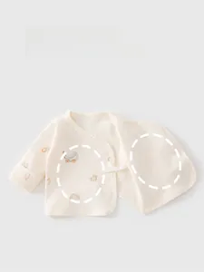 Detail of baby cotton kimono top with cute prints and double-layer belly protection