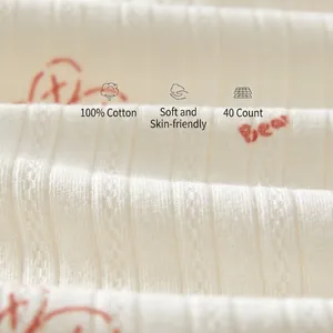 Weicher Baby-Body aus 100% Baumwolle (40S) mit Bären-Print und Lochmuster-Struktur
