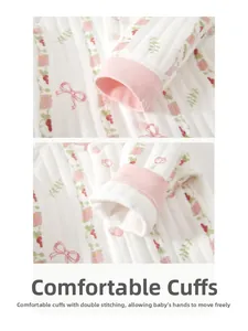 Detail rosa Rippbündchen und gesteppter Blumenstoff für Baby Langarm-Einteiler