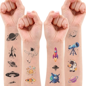 Tatouages temporaires de l'espace pour enfants avec astronautes et planètes