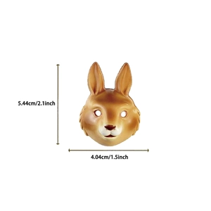 Vue macro des dimensions du masque de lapin miniature, hauteur 5,44cm et largeur 4,04cm