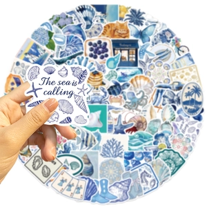 Détails d'autocollants bleus imperméables avec des motifs marins et des fleurs