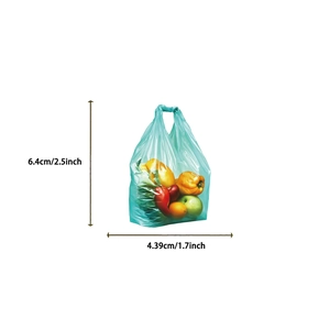 Miniature green shopping bag with 2.5-inch height for dollhouse fruit decoration