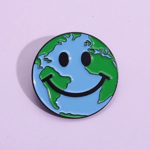 Broche terre sourire créative en alliage d'émail bleu et vert pour décoration de sacs