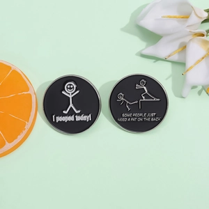 Lustiges Emaille-Pins-Set mit humorvollen Strichmännchen und Text auf runden Abzeichen