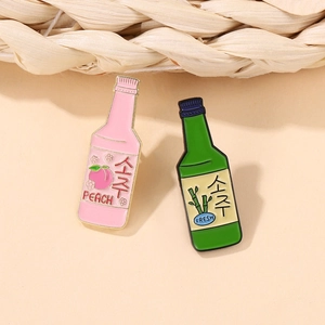 Lot de pins émaillés mignons en forme de bouteilles de soju coréen pour vêtements et sacs