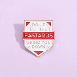 Shield-shaped enamel brooch pin with red and white gold plating for clothing and backpacks