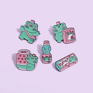 Lot de 5 épinglettes en émail avec grenouilles et motifs de pastèque mignons