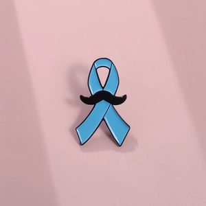 Broche en émail ruban bleu avec moustache noire pour sensibilisation santé masculine