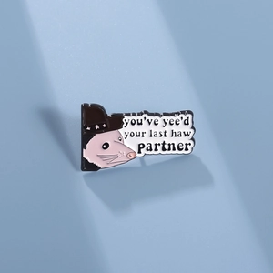 Western Cowboy Opossum Emaille Pin Lustiger Buchstabe Slogan Zinklegierung Cartoon Tier Brosche Abzeichen Für Kleidung Taschen Dekoration