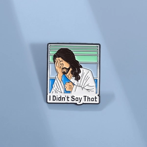 Broche en émail amusante avec personnage de BD et texte 'I Didn't Say That' sur fond bleu