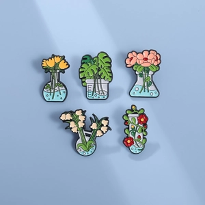 Creative Enamel Brooch Pin Alloy Laboratory Flask Glassware Plant Floral Design Cartoon Badge For Backpack Clothing Decor Unisex