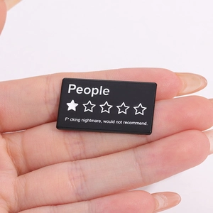 Broche en émail noir créative avec motif d'évaluation à une étoile et texte drôle